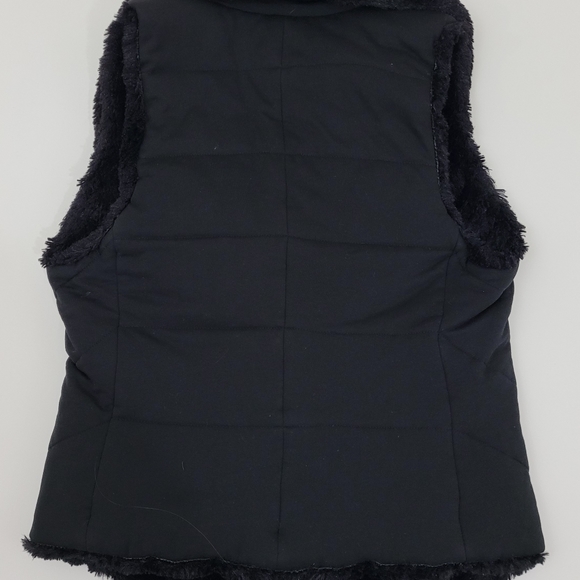 Armani Exchange reversible faux fur vest - Picture 9 of 13